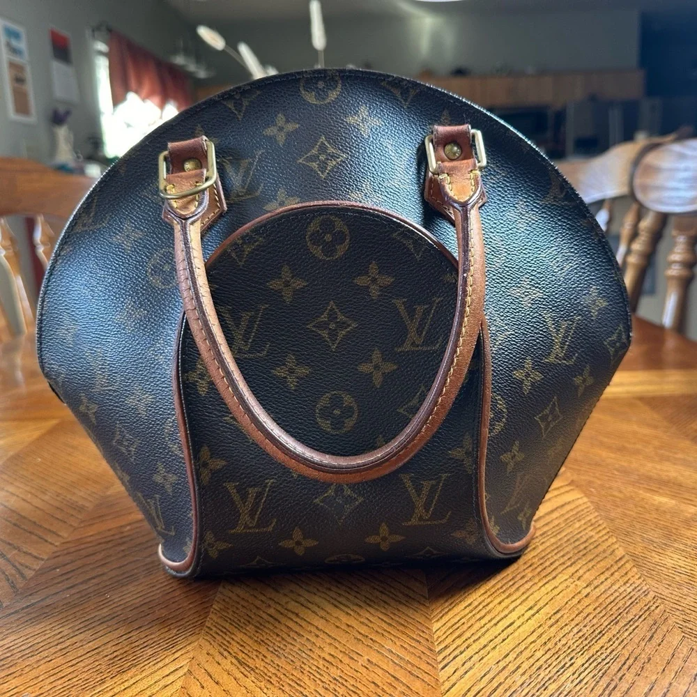 Louis Vuitton Ellipse PM Monogram Vintage Handbag